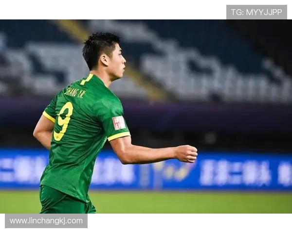 张玉宁回归国安!停赛两战终解禁,全队列队拍头迎核心(1)